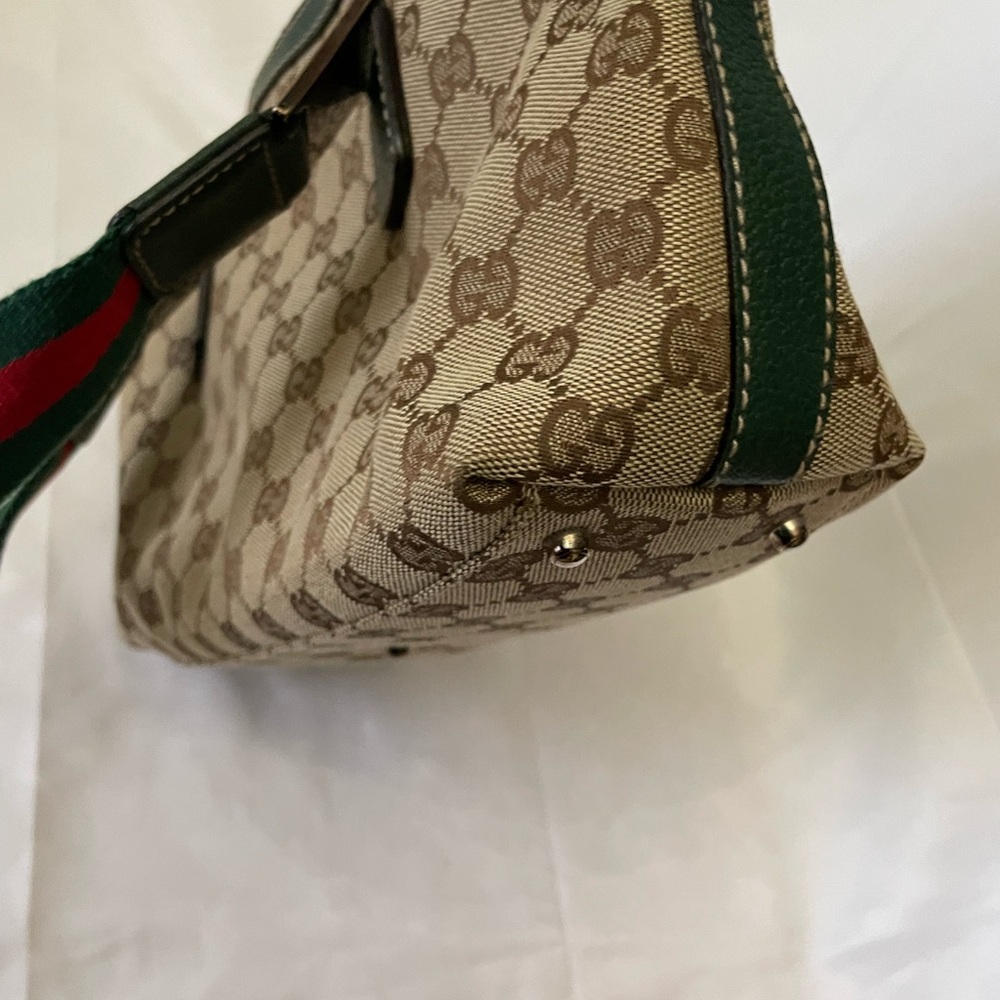 #22. Authentic Gucci canvas shortly line bag - Picture 11 of 16